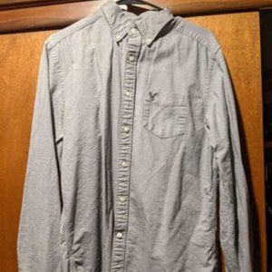 American eagle button up size medium